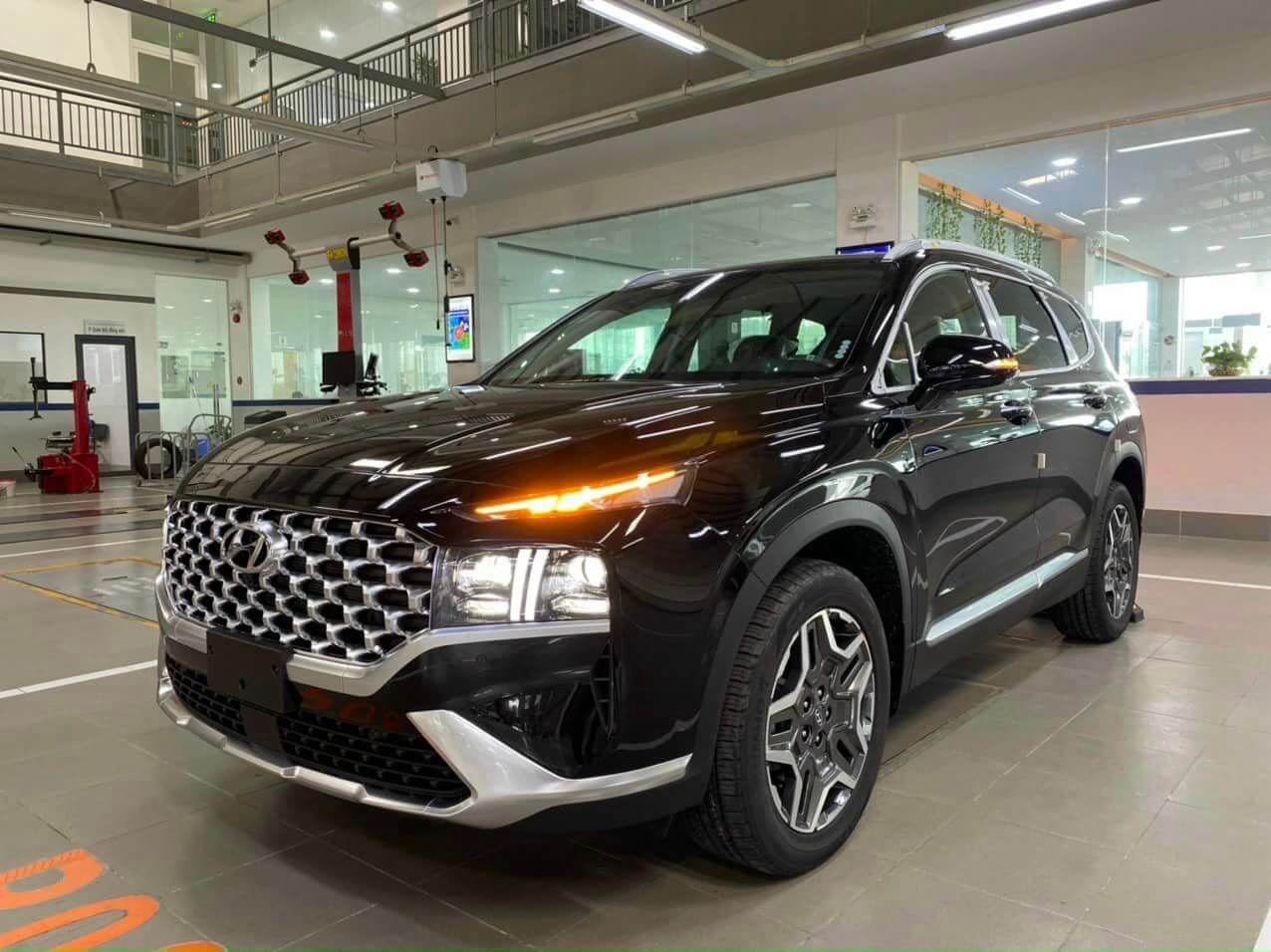 Giá Lăn Bánh Hyundai Santafe 2023 Các Phiên Bản 12 Giá Lăn Bánh Hyundai Santafe 2023 Các Phiên Bản hyundai santafe tcmotor hyundai 2 Giá Lăn Bánh Hyundai Santafe 2023 Các Phiên Bản